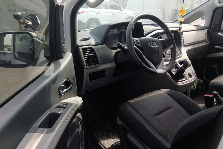 Used JAC M4 2019 Business Series 2.0L Manual - China VI Standard
