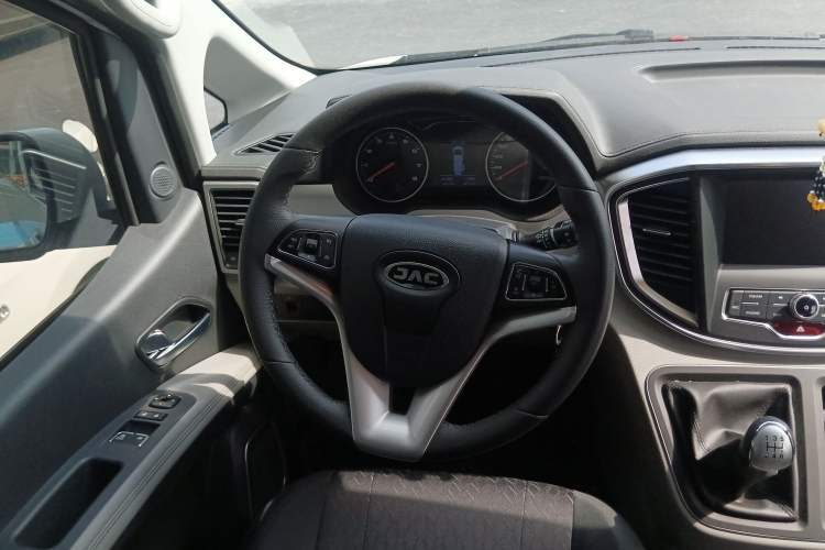 Used JAC M4 2019 Business Series 2.0L Manual - China VI Standard
