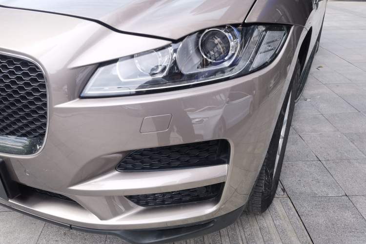 Used Jaguar F-PACE 2016 2.0T Two-Wheel Drive Urban Luxury Edition
