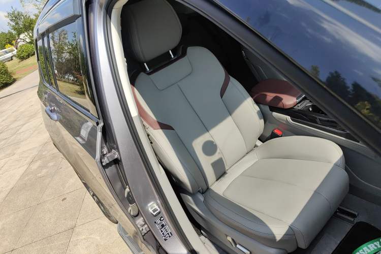 Used Baojun RS-5 2019 1.5T CVT Intelligent Driving Flagship Version China VI Emission Standard
