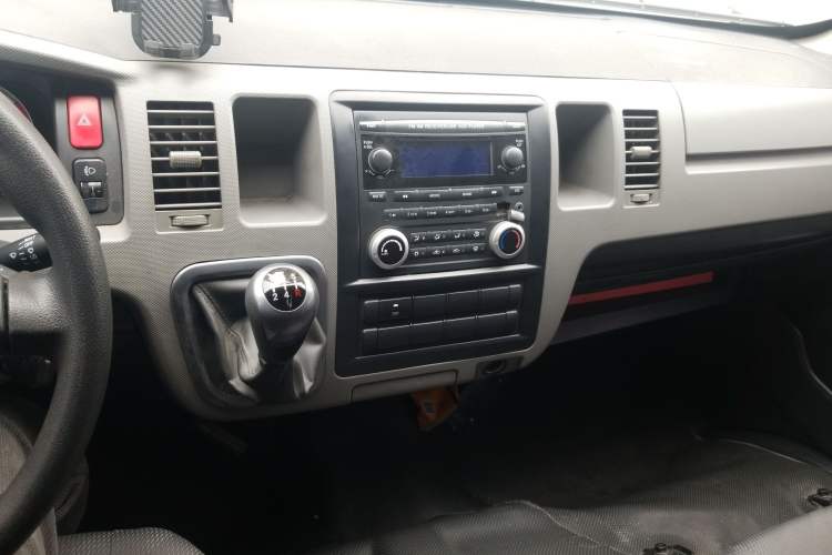 Used Foton Scenic G9 2016 2.4L Commercial Version Long Wheelbase 4G69