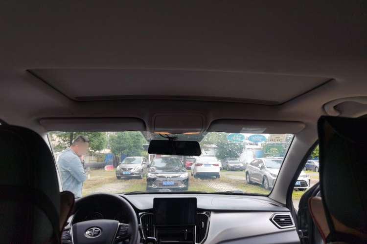 Used FAW Senya R7 2016 1.6L Manual Smart Version