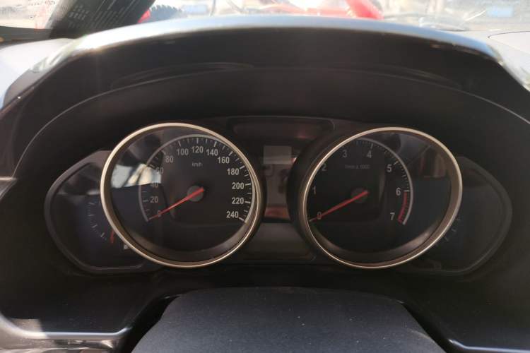 Used Brilliance H330 2013 1.5L Automatic Comfort Edition
