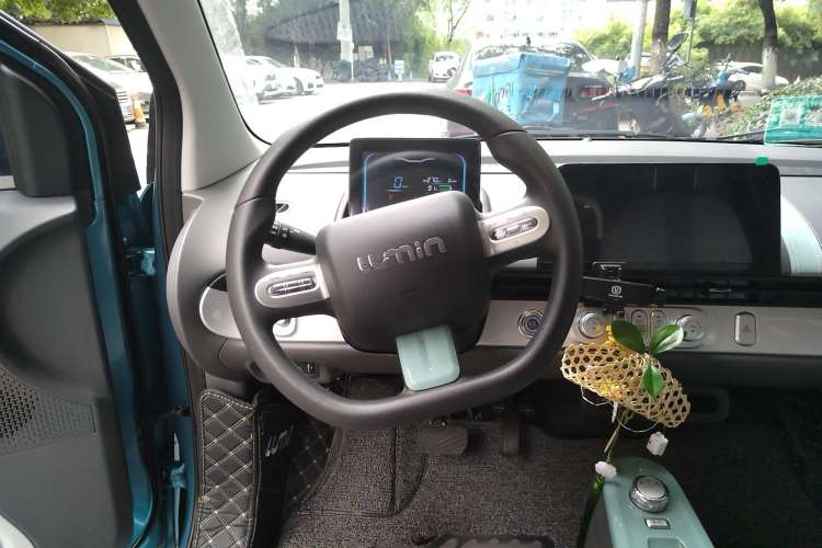 Used CHANGAN Lumin 2022 301km Honey-Sweet Version
