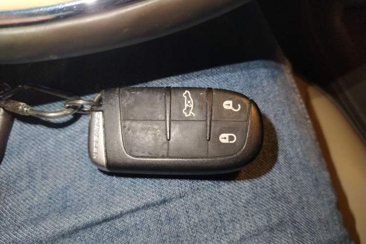 Used Chrysler 300C 2013 3.6L Prestige Edition
