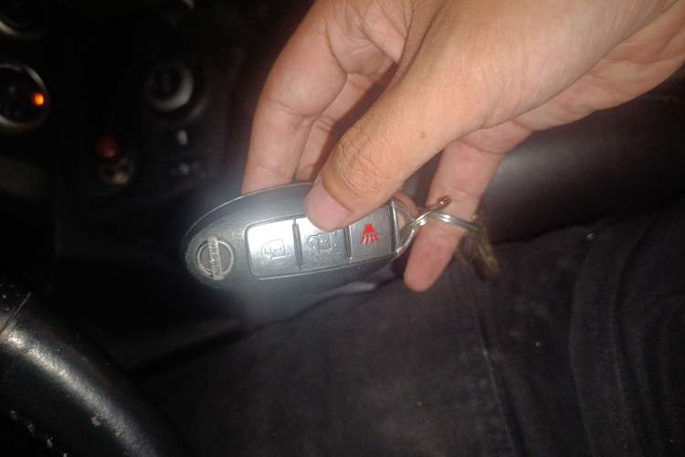 Used Nissan X-Trail 2010 2.5L CVT Luxury Edition 4WD Vehicle Key