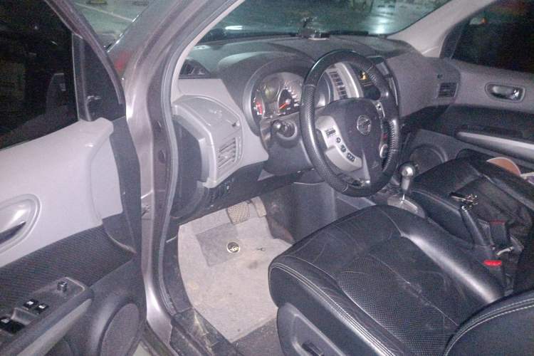 Used Nissan X-Trail 2010 2.5L CVT Luxury Edition 4WD Driver Seat