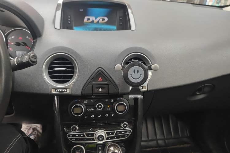 Used Renault Koleos 2013 2.5L Two-Wheel Drive Comfort Edition
