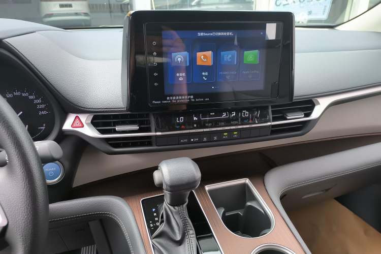 Used Toyota Sienna 2023 2.5L Hybrid Comfort Edition