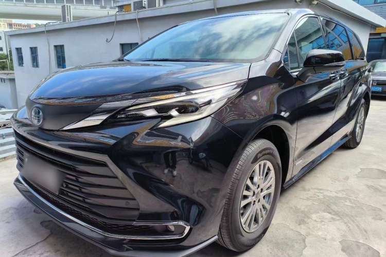 Used Toyota Sienna 2023 2.5L Hybrid Comfort Edition