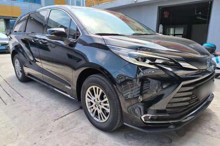 Used Toyota Sienna 2023 2.5L Hybrid Comfort Edition