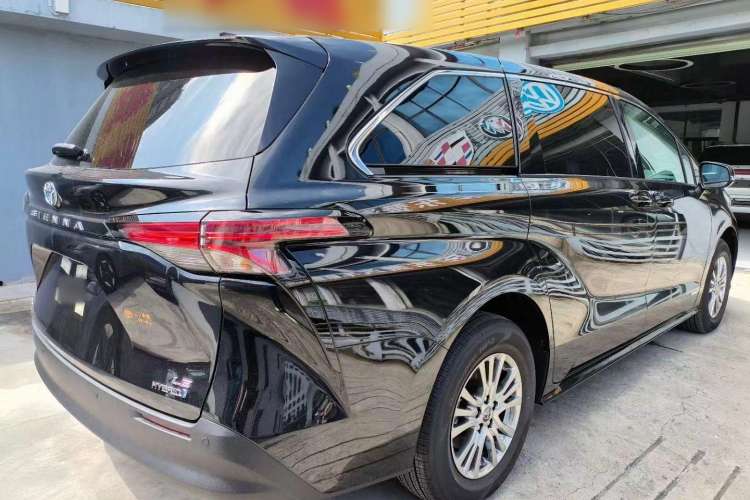 Used Toyota Sienna 2023 2.5L Hybrid Comfort Edition