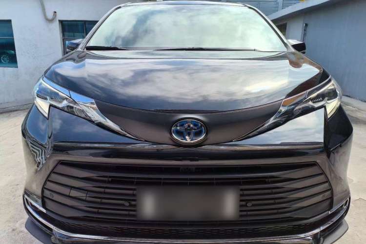 Used Toyota Sienna 2023 2.5L Hybrid Comfort Edition