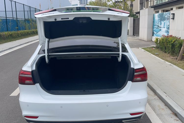 Used Roewe i6 2020 PLUS 1.6L CVT 4G Connected Glory Flagship Edition
