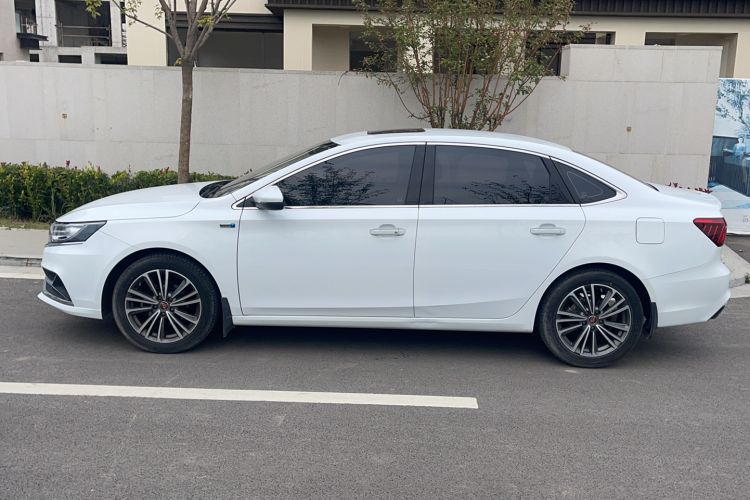 Used Roewe i6 2020 PLUS 1.6L CVT 4G Connected Glory Flagship Edition
