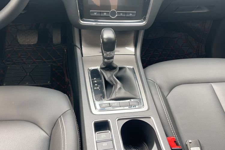 Used Roewe i6 2020 PLUS 1.6L CVT 4G Connected Glory Flagship Edition

