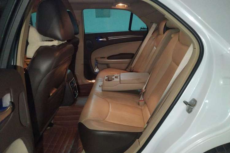 Used Chrysler 300C 2013 3.6L Prestige Edition
