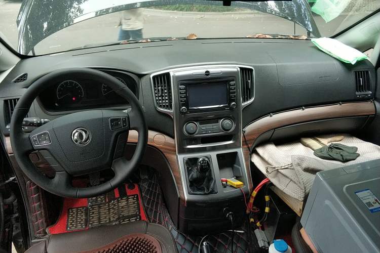 Used FORTHING Lingzhi PLUS 2021 2.0L Manual Luxury 7-Seater