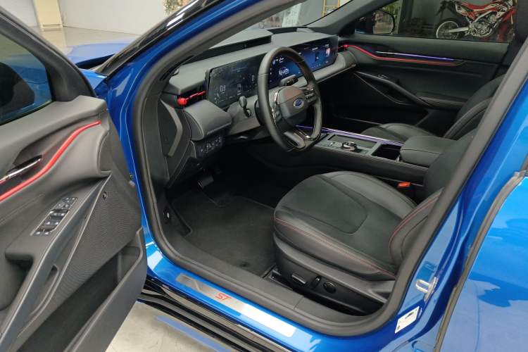 Used Ford EVOS 2022 EcoBoost 245 ST-Line
