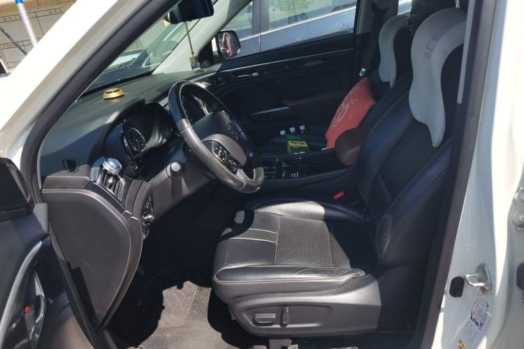 Used GAC Trumpchi GS7 2017 280T Two-Wheel Drive Luxury Model
