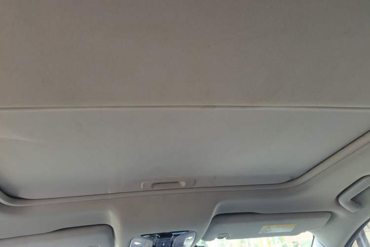 Used GAC Trumpchi GS7 2017 280T Two-Wheel Drive Luxury Model
