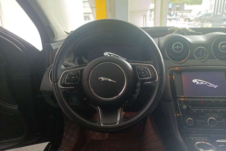 Used Jaguar XJ 2012 XJL 3.0 Panoramic Business Edition
