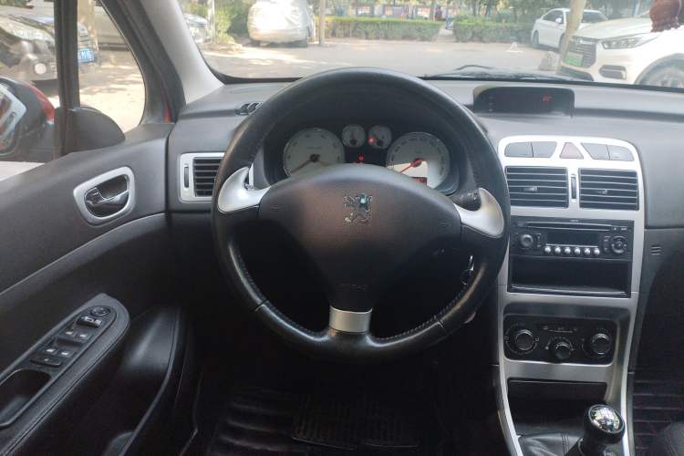 Used Peugeot 307 2012 1.6L Manual CROSS