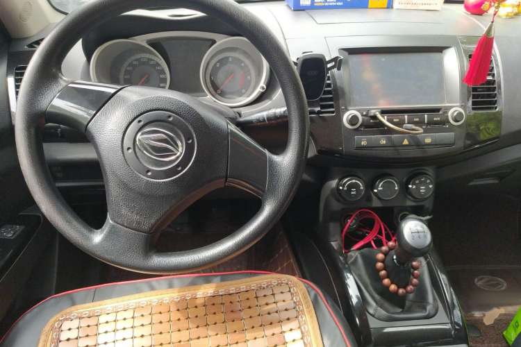 Used Land X8 2012 Explorer Edition 2.5T Diesel 4x2 Luxury Model China IV Standard