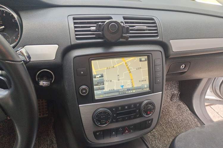 Used Mercedes-Benz R-Class 2014 R 320 4MATIC Business Model