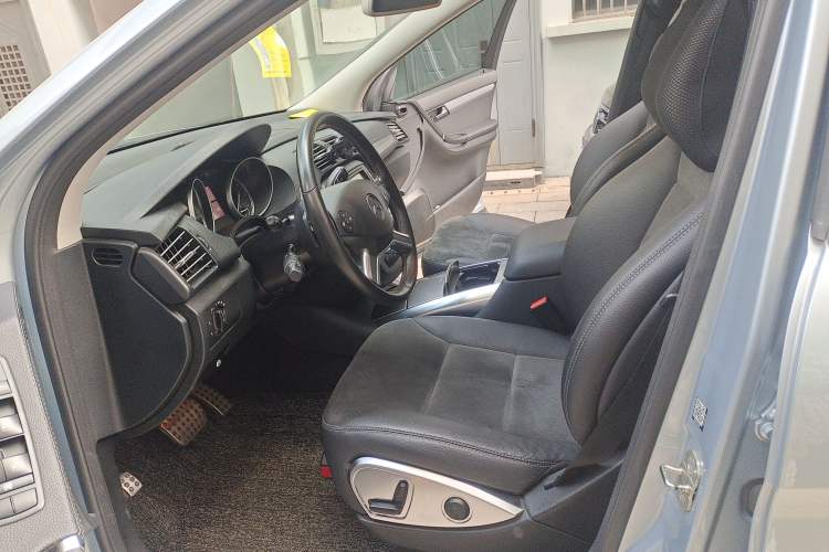 Used Mercedes-Benz R-Class 2014 R 320 4MATIC Business Model