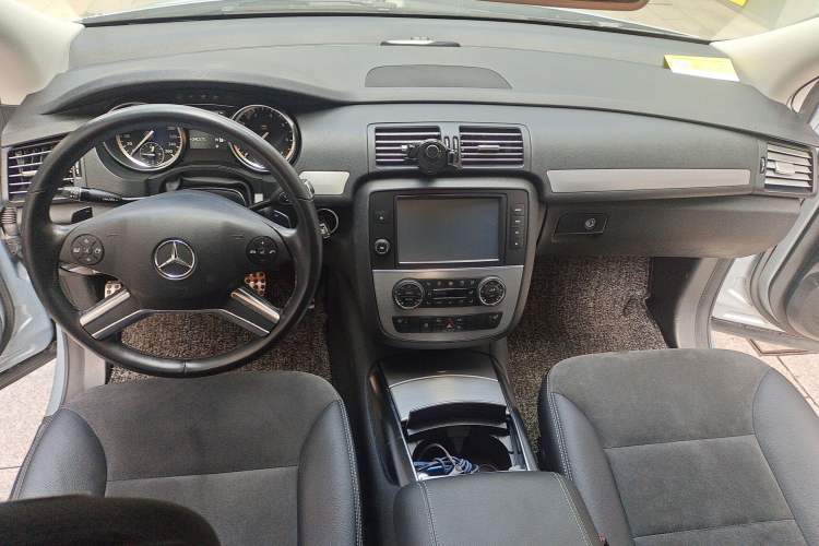 Used Mercedes-Benz R-Class 2014 R 320 4MATIC Business Model