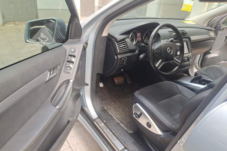 Used Mercedes-Benz R-Class 2014 R 320 4MATIC Business Model