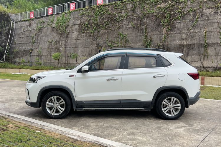 Used HYOSOW S5 2017 1.3T Manual Prestige Edition
