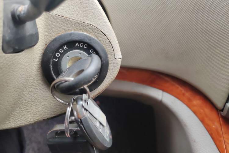 Used JAC Refine M5 2012 2.0T Gasoline Manual Business Edition