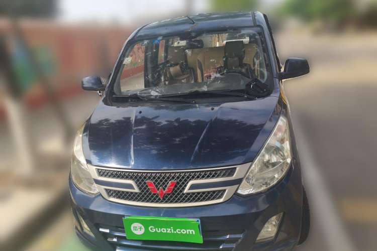 Used Wuling Rongguang V 2015 1.2L Base Version
