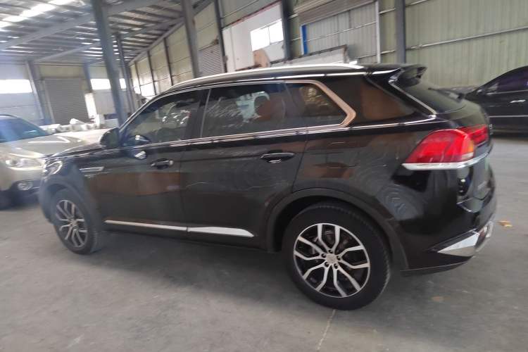 Used Zotye Domy X7 2017 1.8T Manual Luxury Model
