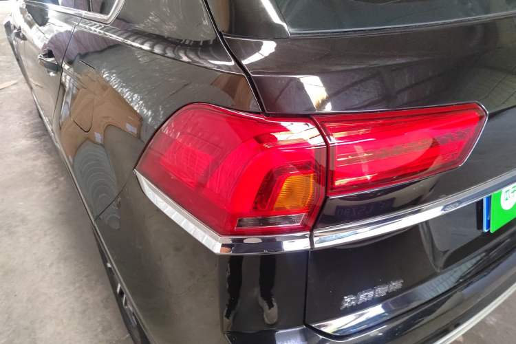 Used Zotye Domy X7 2017 1.8T Manual Luxury Model
