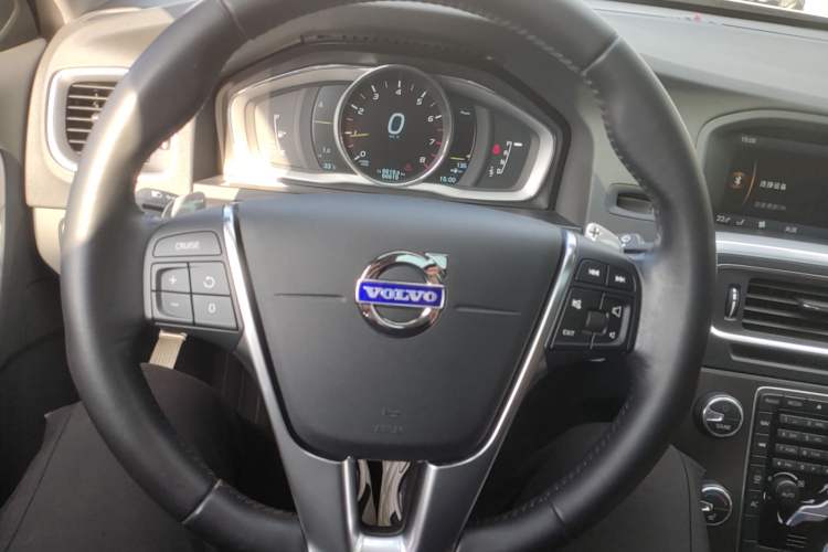 Used Volvo V60 2014 Restyled T5 Zhiya Edition