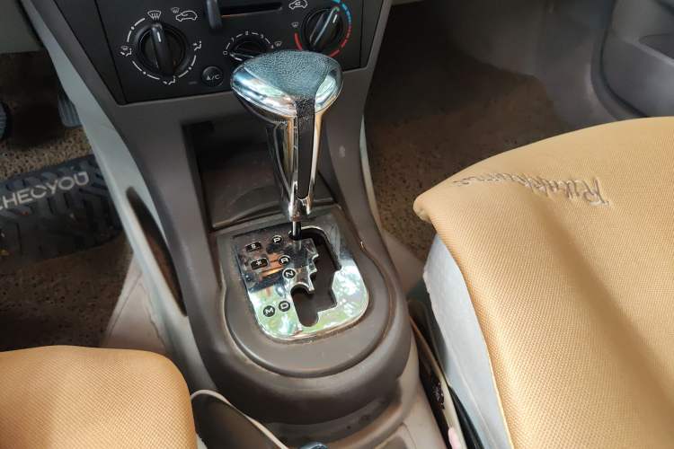 Used Citroen C-Quatre 2008 Hatchback 1.6L Automatic Fashion Edition Gear Lever