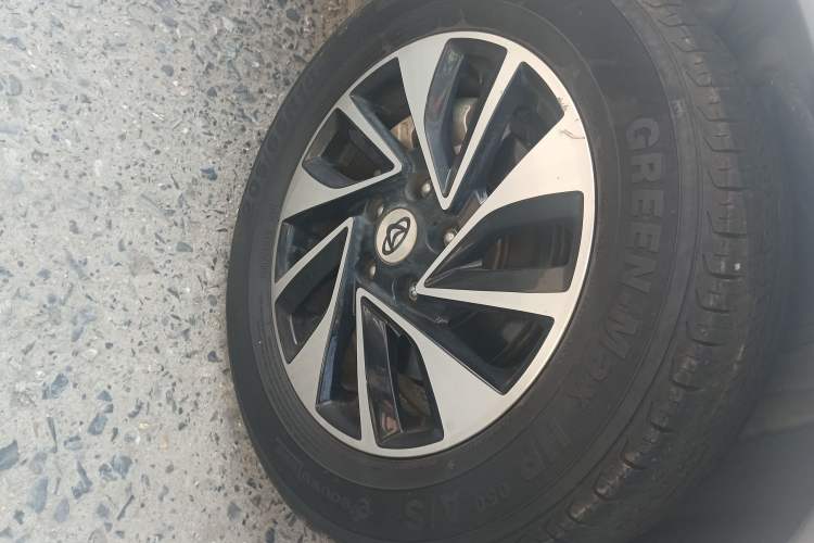 Used CHANGAN OSHAN X70A 2019 1.5L Manual Luxury Model China VI Standard