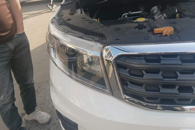 Used CHANGAN OSHAN X70A 2019 1.5L Manual Luxury Model China VI Standard