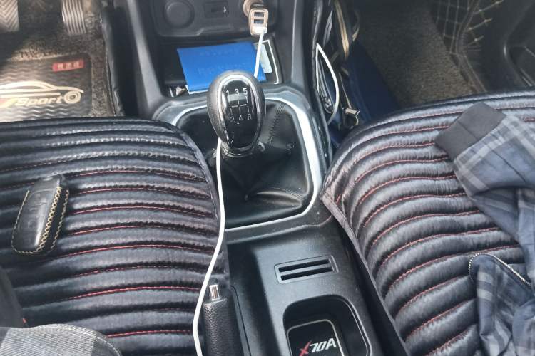 Used CHANGAN OSHAN X70A 2019 1.5L Manual Luxury Model China VI Standard