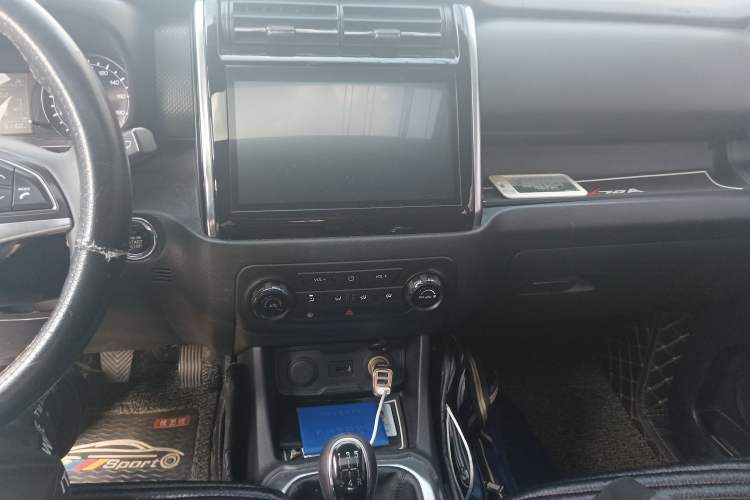 Used CHANGAN OSHAN X70A 2019 1.5L Manual Luxury Model China VI Standard