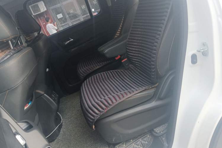 Used CHANGAN OSHAN X70A 2019 1.5L Manual Luxury Model China VI Standard