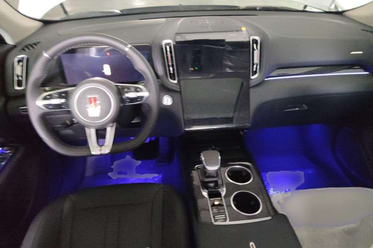 Used Hongqi HS3 2023 2.0T Two-Wheel Drive Available Version