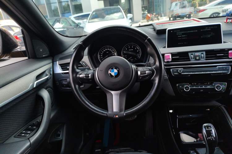 Used BMW X2 2018 sDrive25i Luxury Model with M Off-Road Package China V Emission Standard
