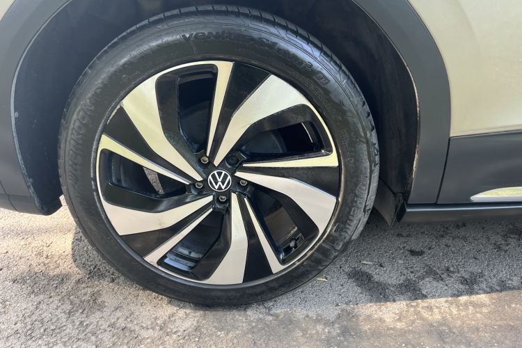 Used Volkswagen ID.6 CROZZ 2021 Long-Range PURE+ Edition Left Front Wheel Hub