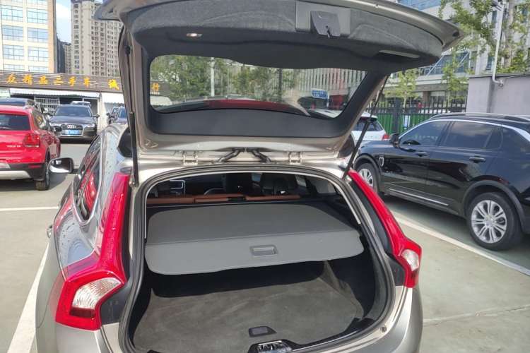 Used Volvo V60 2014 Restyled T5 Zhiya Edition