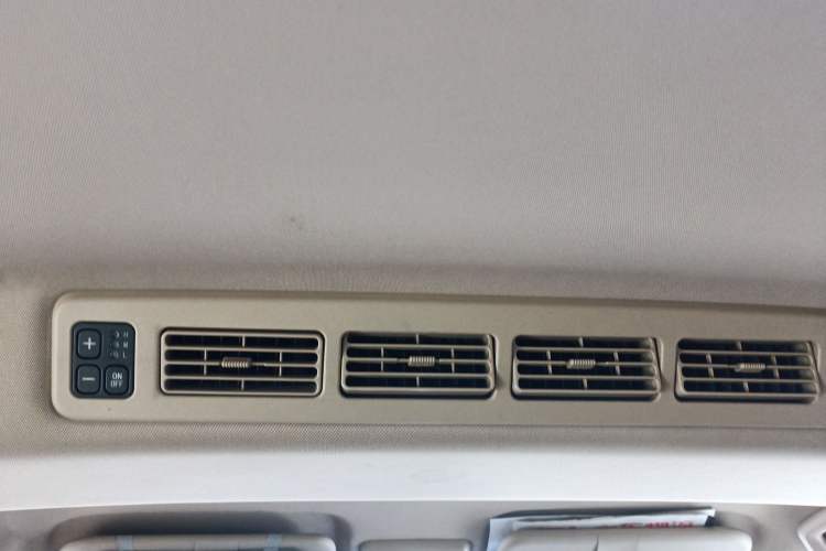 Used Dongfeng Fengon 370 2016 1.5L Manual Elite Home Edition 7-Seater
