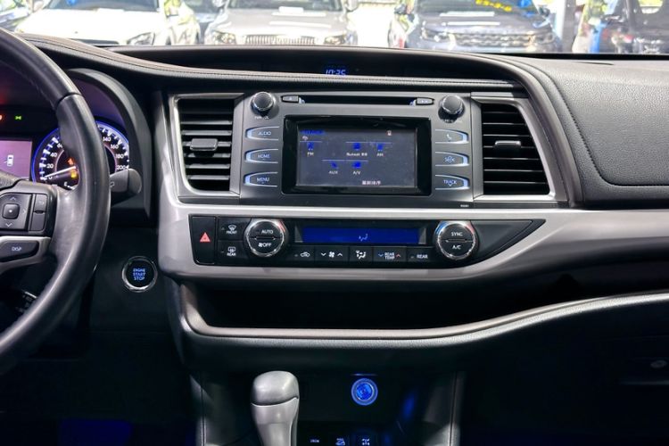 Used Toyota Highlander 2015 2.0T Four-Wheel Drive Luxury Edition 7-Seater